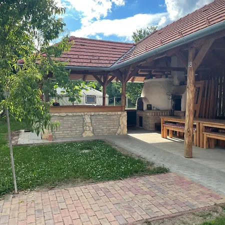 Nomad Jurta Zalakaros Mellett 豪华帐篷 Zalamerenye